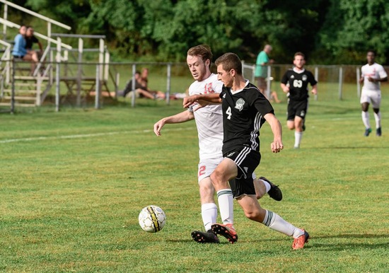 Men's Soccer Falls Against Union Owls In Final Minutes Of Play