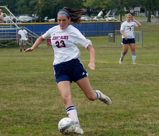 Women's Soccer Dominates Play Against Essex Wolverines